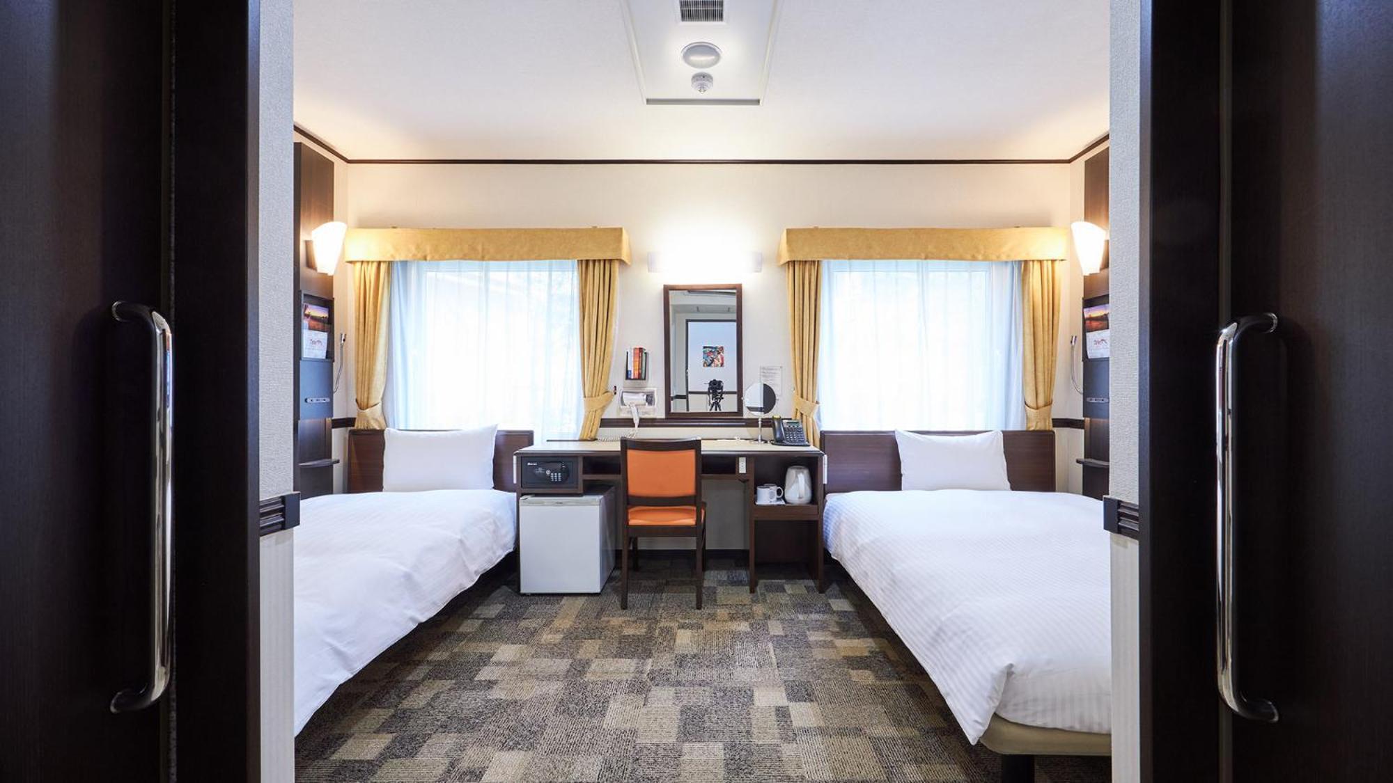 Toyoko Inn Kintetsu Yokkaichi Eki Kita Guchi Kültér fotó